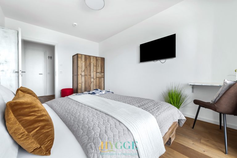 HYGGE_LODGE18_L18_3034_2048_mit_logo